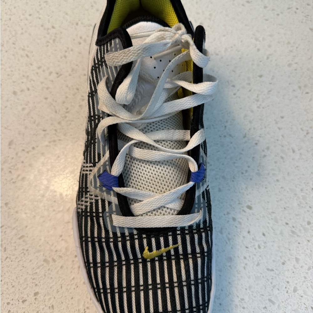 Nike Men's Basketball Shoe LeBron Witness 6 'White Persian Violet' Size 10 - Picture 6 of 9